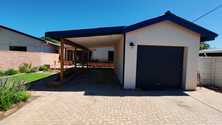 3 Bedroom Property for Sale in Hartenbos Central Western Cape